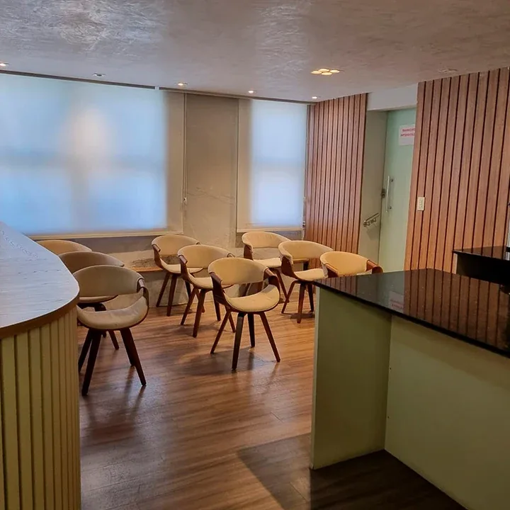 Sala de espera da Estimare Odontologia no Centro de Belo Horizonte